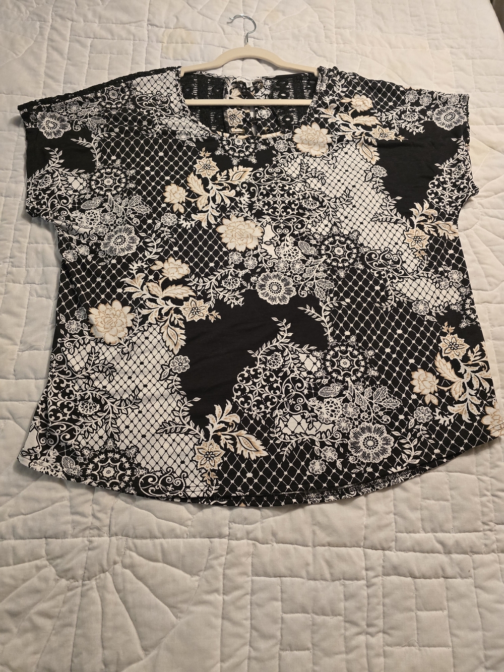 Siren Lily Black and Cream Floral Patchwork Short Sleeve Top